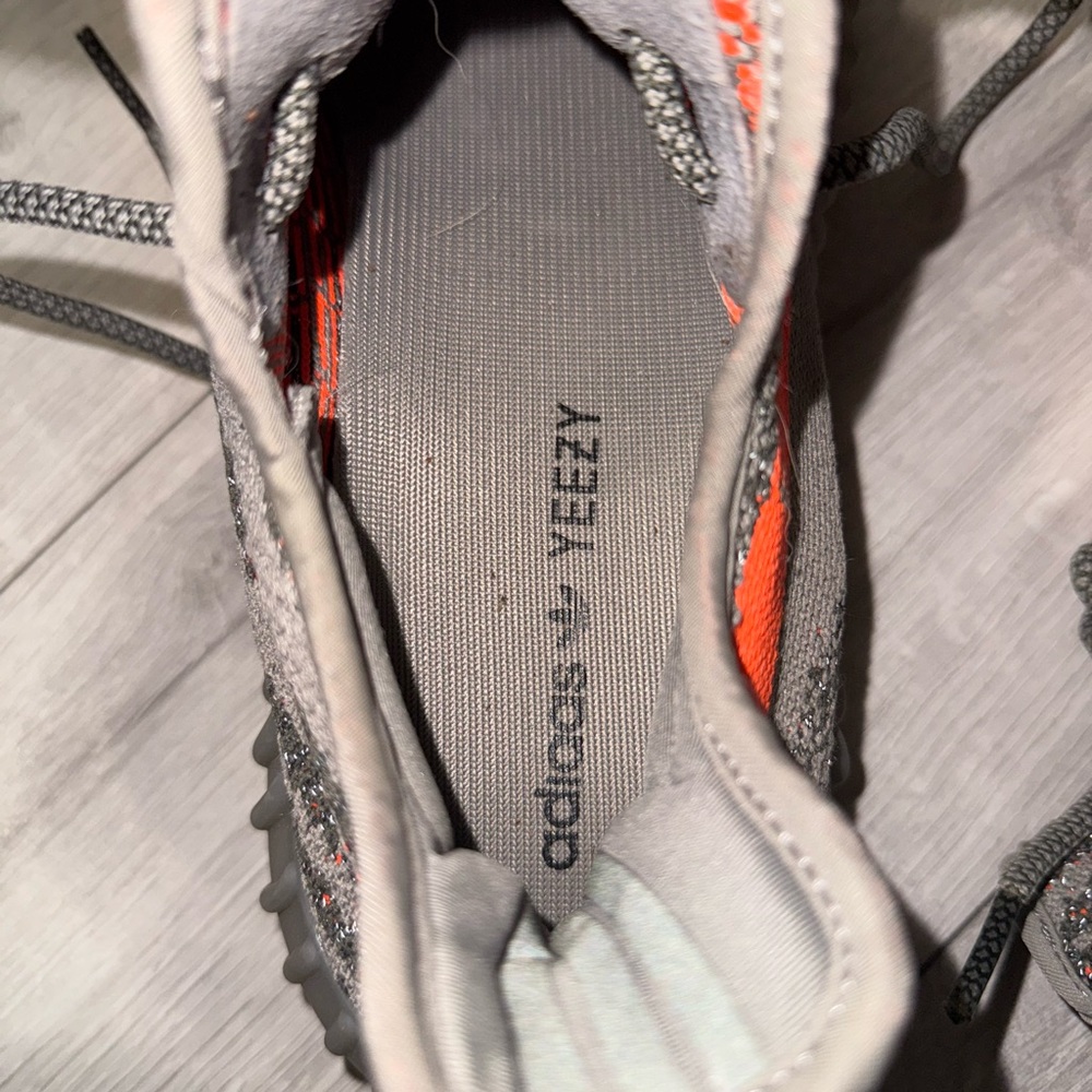 Yeezy Boost 350 V2 - Picture 4 of 5